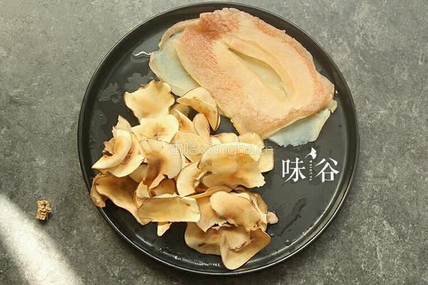 海底椰响螺肉汤的做法图解1