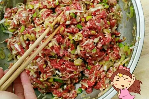 牛肉饼的做法图解2