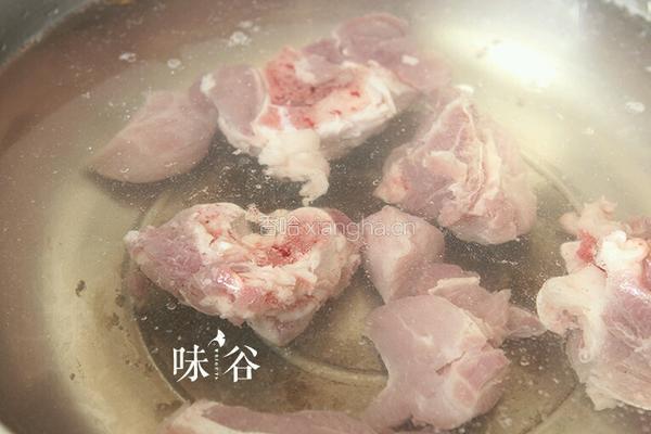 猴头菇猪骨汤的做法图解3