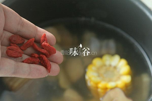 猴头菇猪骨汤的做法图解7