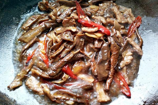茄子干炒肉的做法图解10