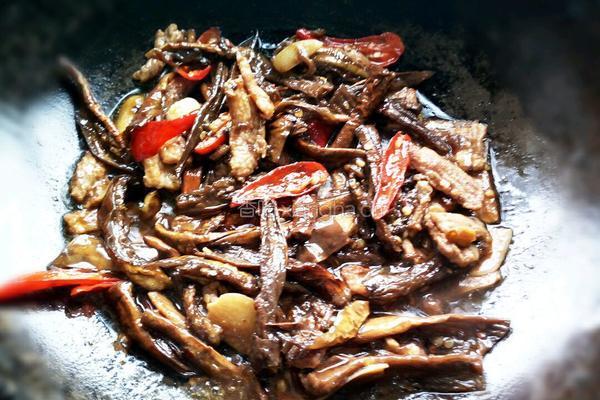 茄子干炒肉的做法图解11