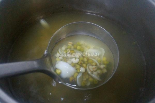 绿豆百合薏米汤的做法图解3