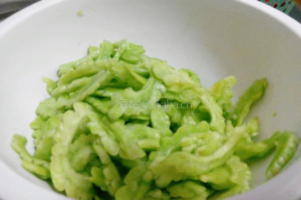豆豉炒苦瓜的做法图解6