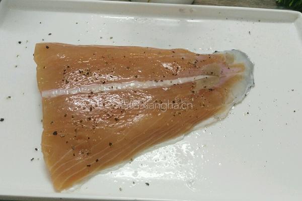 香煎三文鱼的做法图解3