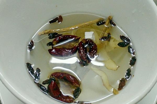药膳排骨汤的做法图解3