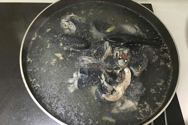滋补乌鸡汤的做法图解2