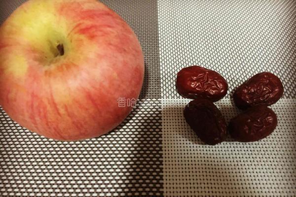 红枣苹果汤的做法图解1