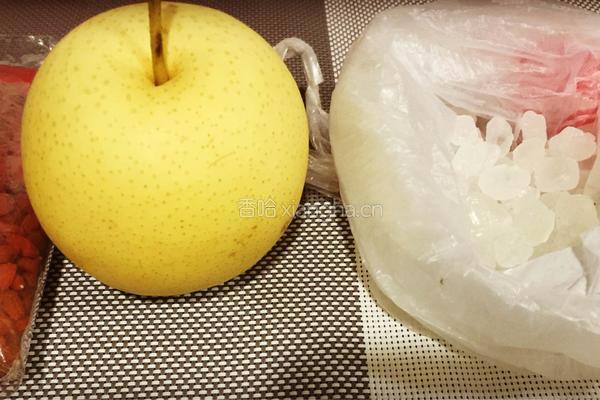 冰糖梨的做法图解1