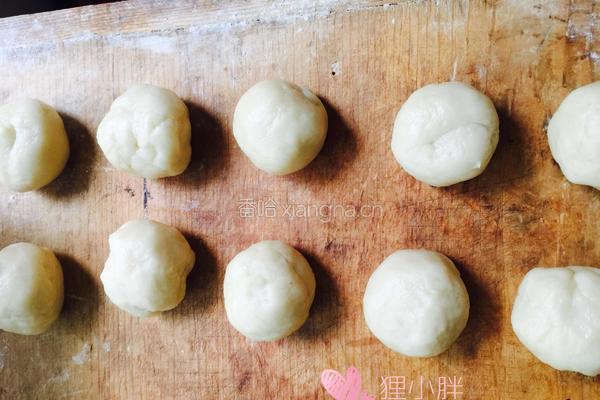 蛋黄莲蓉月饼的做法图解6