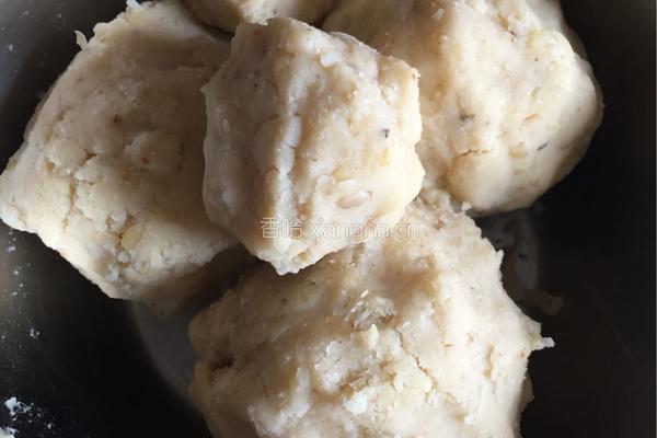 豆蓉蛋黄月饼的做法图解4