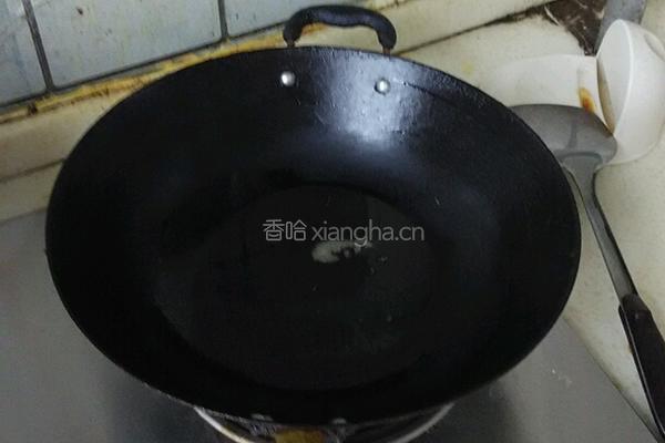鸡爪焖黄豆的做法图解2