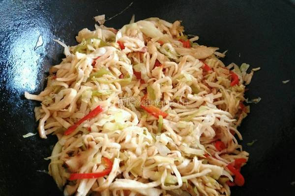 圆白菜焖饼的做法图解9