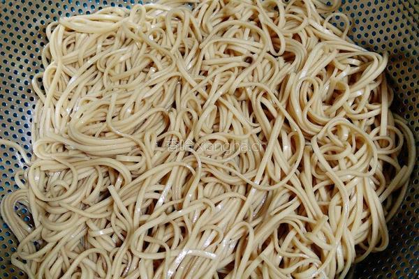 肉酱拌面的做法图解10