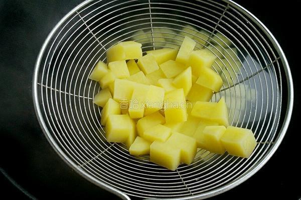孜然土豆块的做法图解4