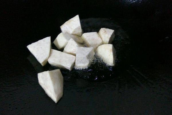 猪肉烧芋头的做法图解3