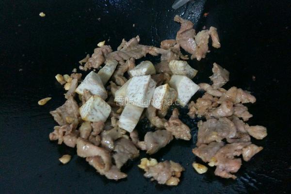猪肉烧芋头的做法图解6