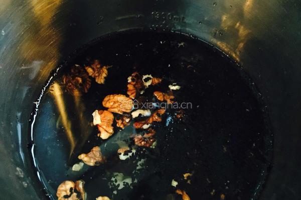 黑芝麻核桃黑豆糊的做法图解5
