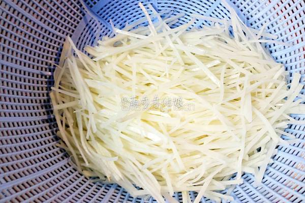泡椒土豆丝的做法图解3