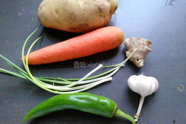 萝卜土豆丝的做法图解1