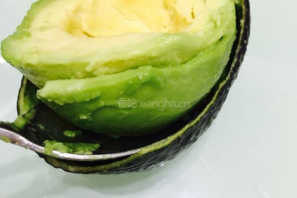 牛油果香蕉奶昔的做法图解3