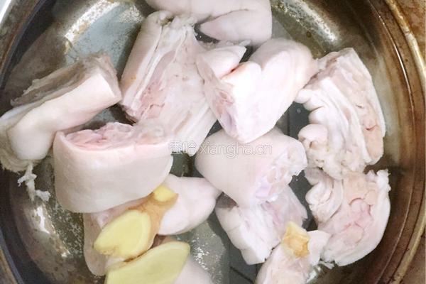 黄豆山药海带猪蹄汤的做法图解4