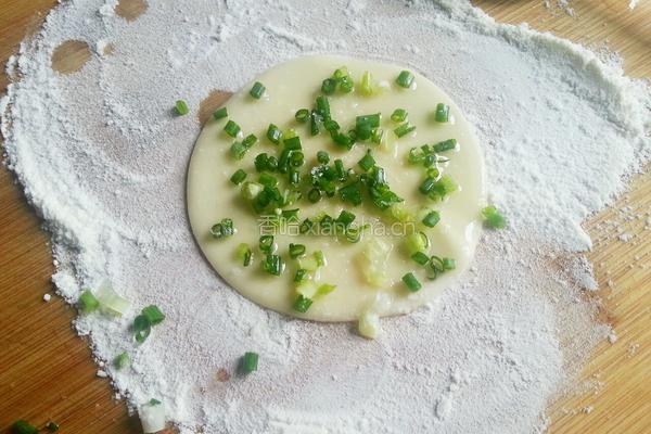 多层葱花烙饼的做法图解3