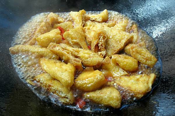 红烧三角油豆腐的做法图解6