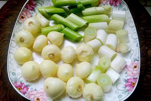 大蒜烧鲢鱼的做法图解4