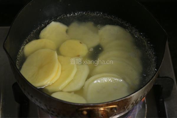 香辣干锅土豆的做法图解2