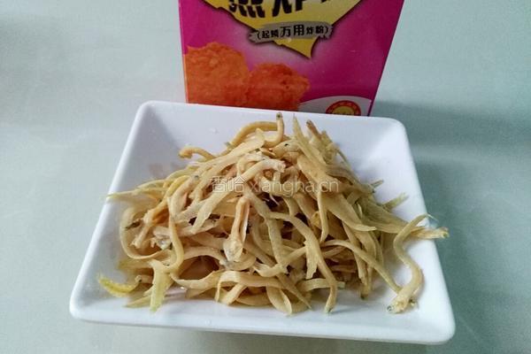 炸小银鱼的做法图解2