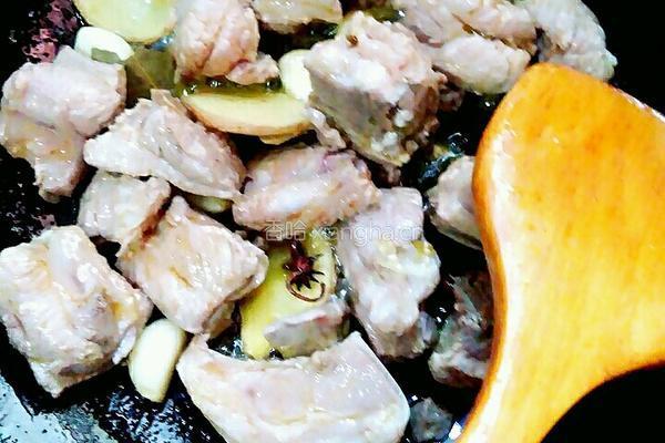 香菇玉米烧排骨的做法图解7
