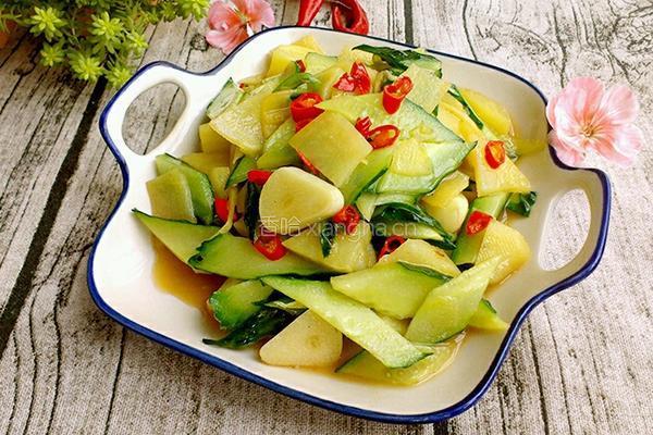 老黄瓜炒土豆片的做法图解7
