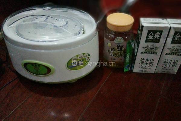 蜂蜜酸奶的做法图解1