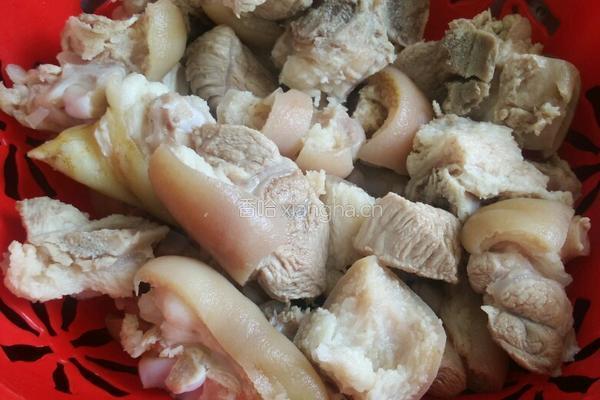 海带黄豆炖猪蹄的做法图解8