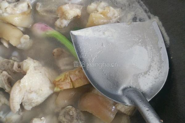 海带黄豆炖猪蹄的做法图解11