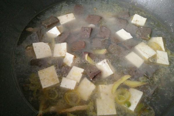 肉丝豆腐猪血汤的做法图解6