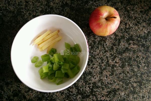 糖醋刀鱼的做法图解2