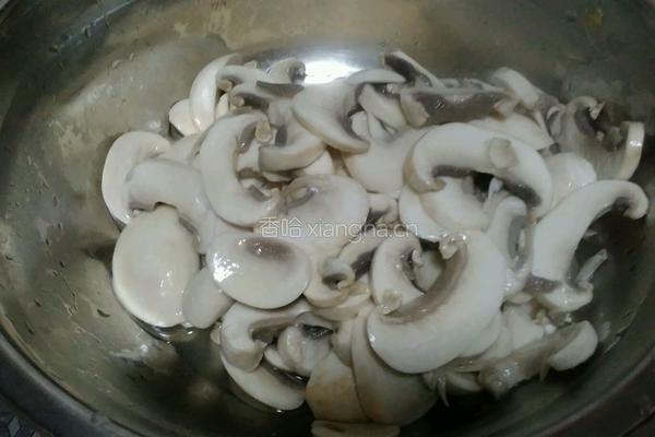 鲜蘑炒肉片的做法图解4