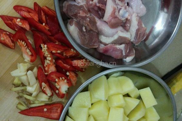 土豆鸭腿的做法图解2