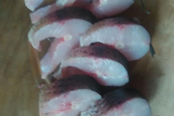 糖醋草鱼的做法图解2