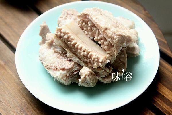 绿豆紫菜排骨汤的做法图解2