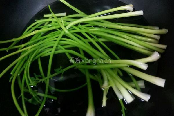 凉拌香芹的做法图解2