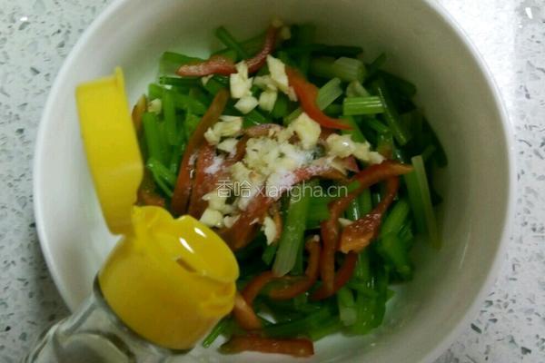 凉拌香芹的做法图解7