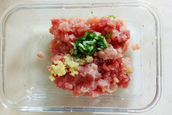 白菜香菇饺的做法图解3