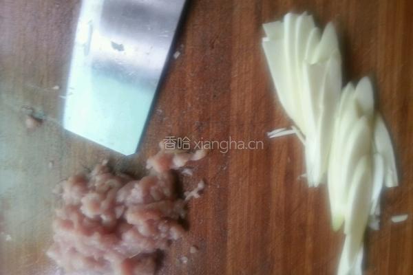 茭白炒肉丝的做法图解1