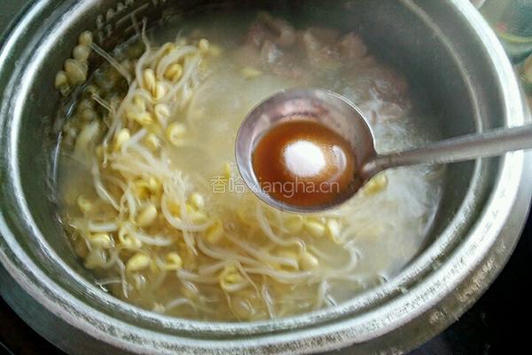 豆芽排骨汤的做法图解7