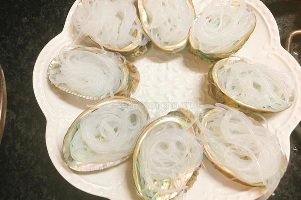 蒜蓉粉丝鲍鱼的做法图解5