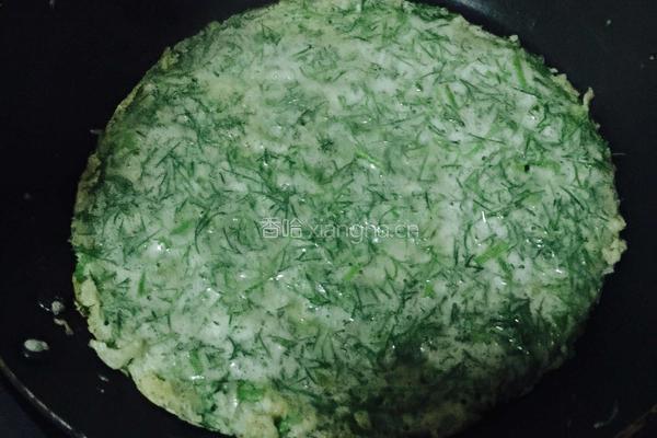 茴香鸡蛋红豆薏米饼的做法图解3
