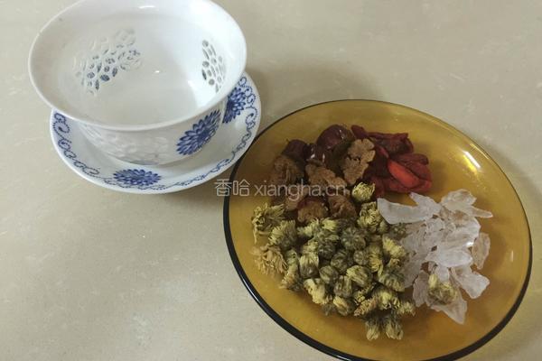 红枣枸杞菊花茶的做法图解1